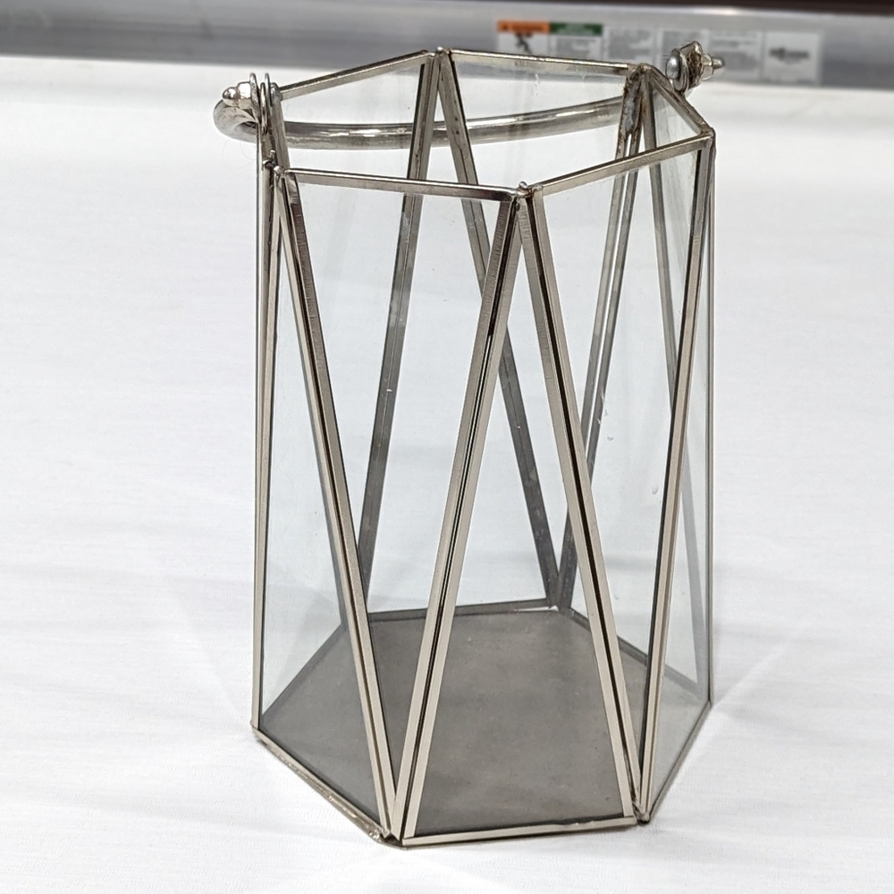 Geometric silver metal and‎ glass 9" Lantern candle holder decor with handle